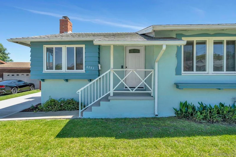 6253 Rancho Hills Dr, San Diego, CA 92139