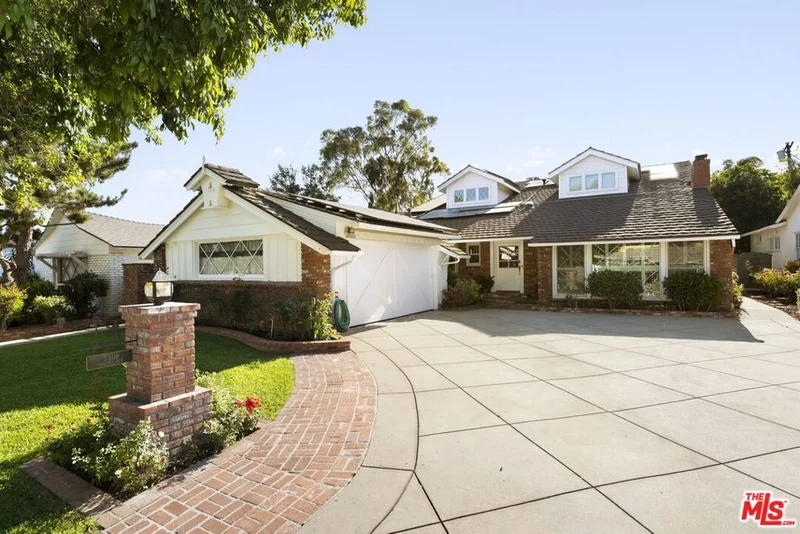 5509 Saloma Avenue, Sherman Oaks, CA 91411