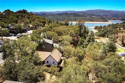 2513 Shoreline Road, Lake Nacimiento, CA 93446