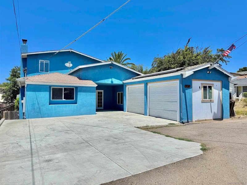 9050 Valencia St, Spring Valley, CA 91977