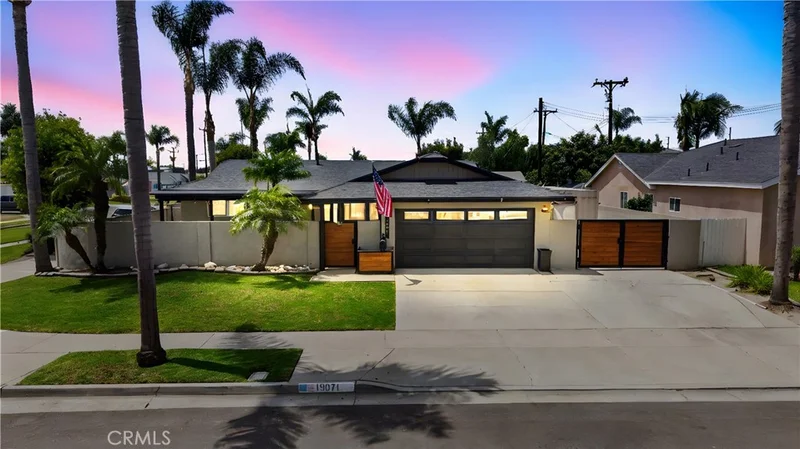 19071 Suva Lane, Huntington Beach, CA 92646