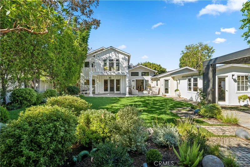 229 Del Mar Avenue, Costa Mesa, CA 92627