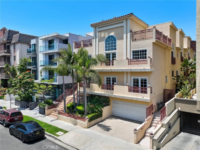 11807 Dorothy Street 1, Los Angeles, CA 90049