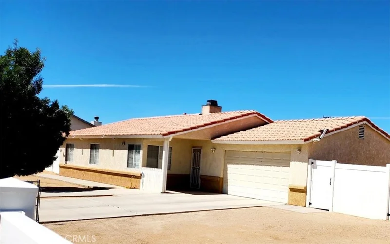 12377 Kiowa Road, Apple Valley, CA 92308
