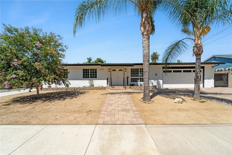 8749 Norwich Avenue, North Hills, CA 91343