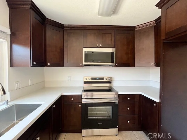2951 S Sycamore Street C, Santa Ana, CA 92707