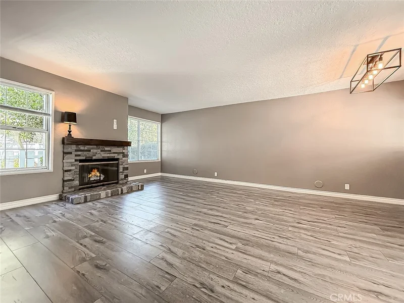 415 Jeremiah Drive B, Simi Valley, CA 93065