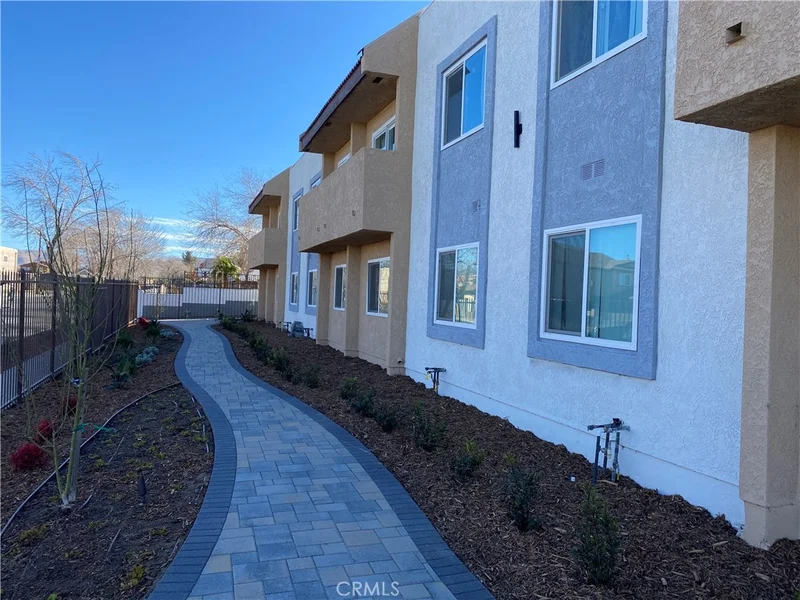 454 E Avenue Q3 5 photo 2