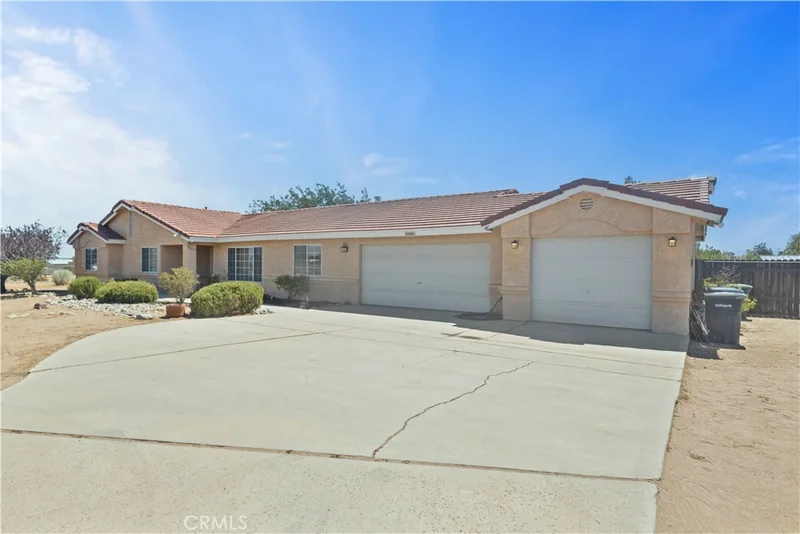 10385 Braceo Street, Oak Hills, CA 92344
