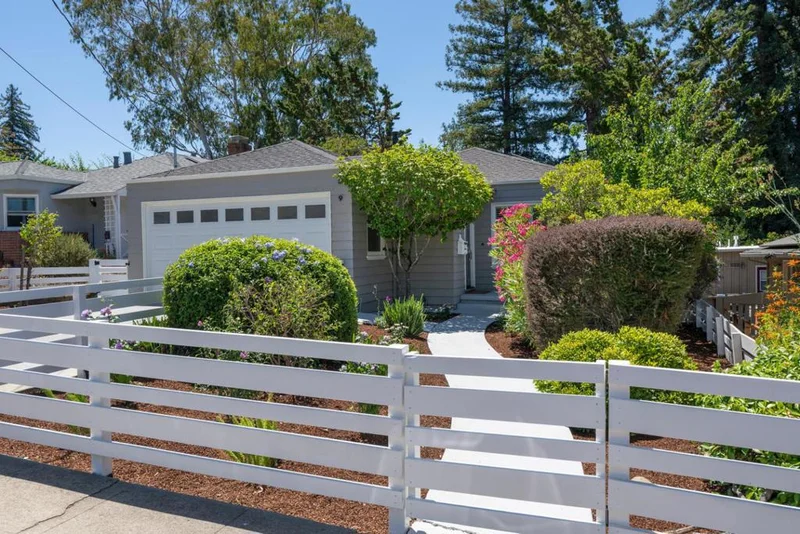 9 Inner Circle, Redwood City, CA 94062