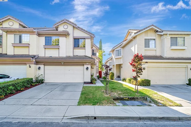 44825 Lynx Dr