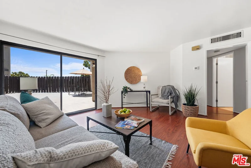 4589 Via Marisol 154, Los Angeles, CA 90042