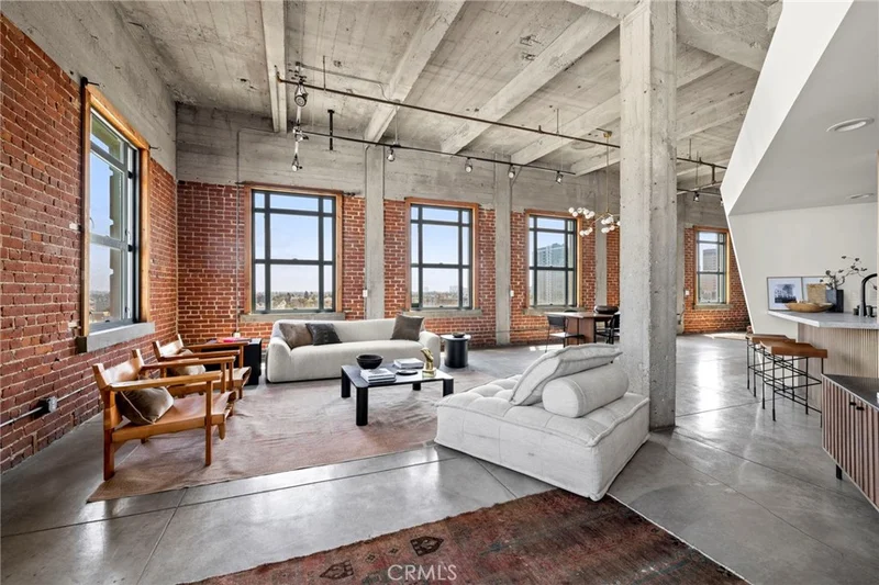 100 W 5th Street 8D, Long Beach, CA 90802