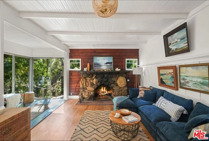 860 Old Topanga Canyon Road, Topanga, CA 90290
