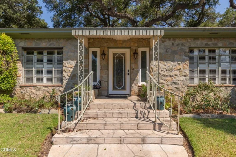 1239 Fern Oaks Drive, Santa Paula, CA 93060