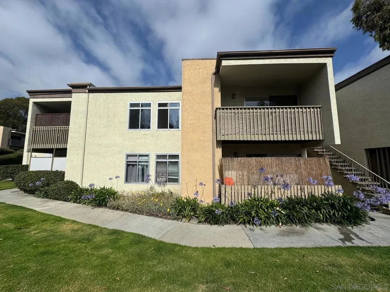 432 Edgehill Ln 8, Oceanside, CA 92054