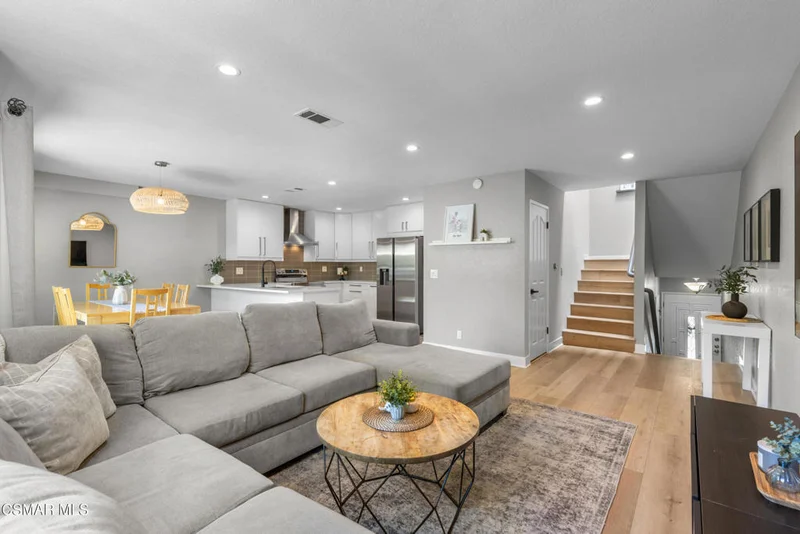 29725 Windsong Lane, Agoura Hills, CA 91301