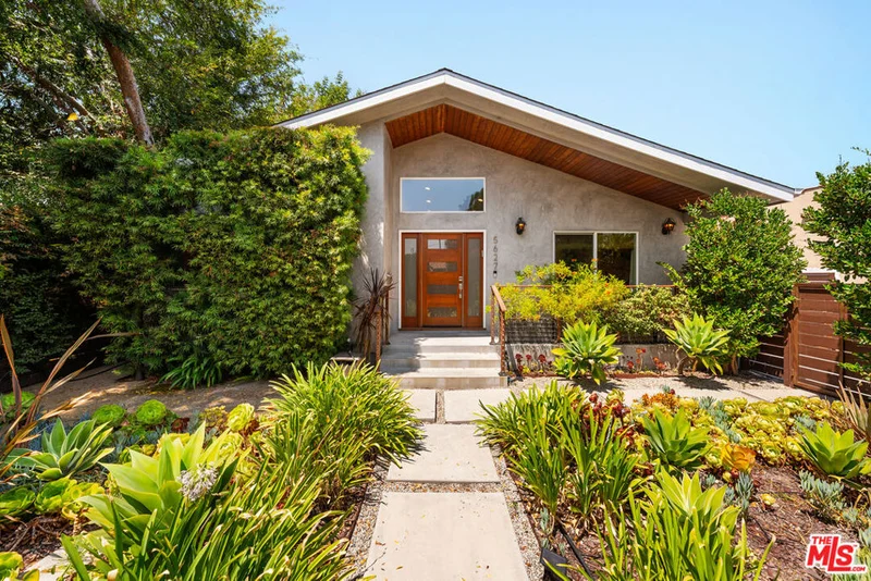 5627 Lemp Avenue, North Hollywood, CA 91601