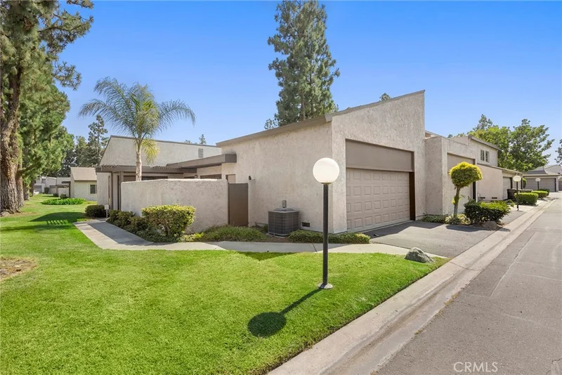 3010 E Via Siena, Anaheim, CA 92806