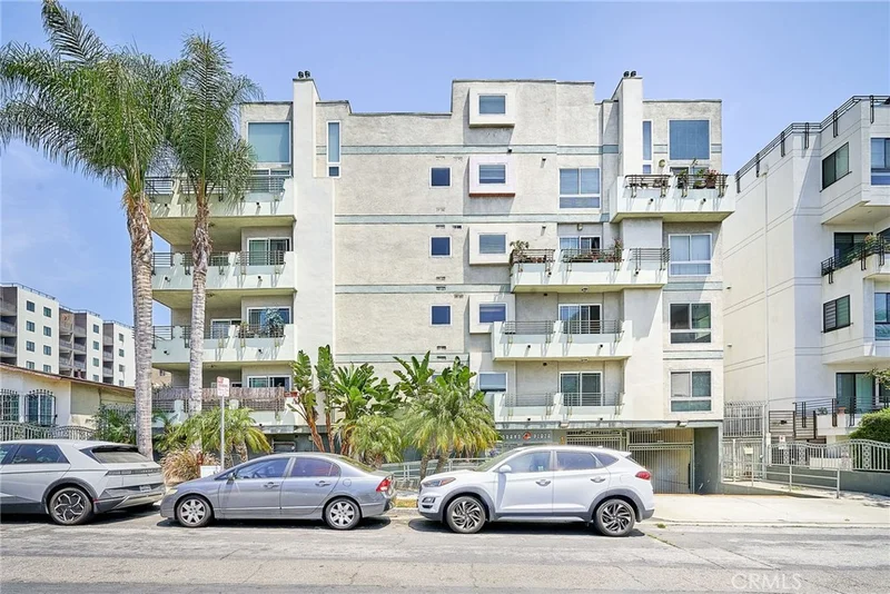 1036 S Serrano Avenue 205, Los Angeles, CA 90006