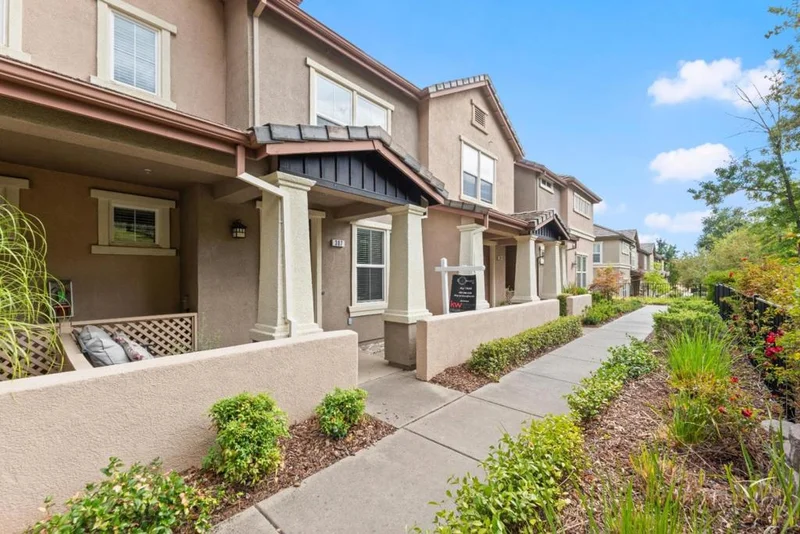 307 Blossom Rock Lane 59, Folsom, CA 95630