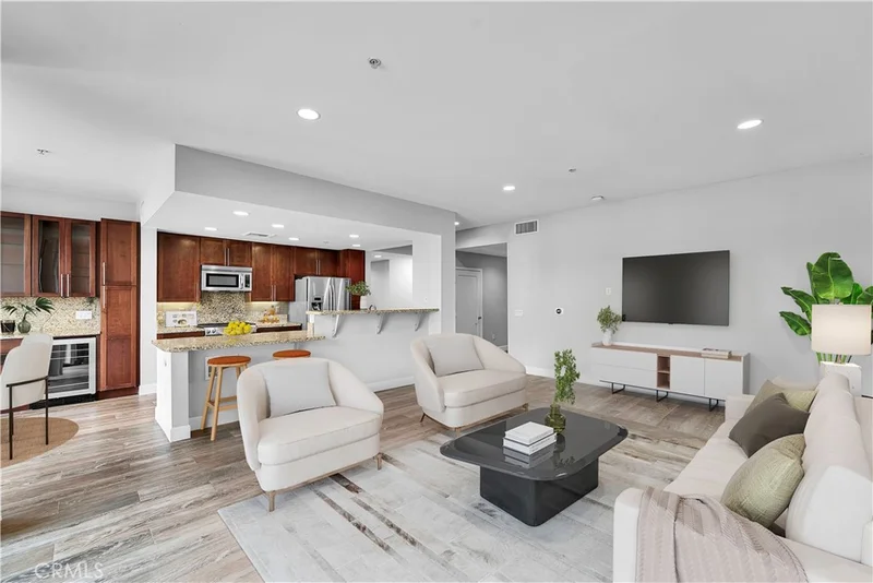 300 E 4th Street 204, Long Beach, CA 90802