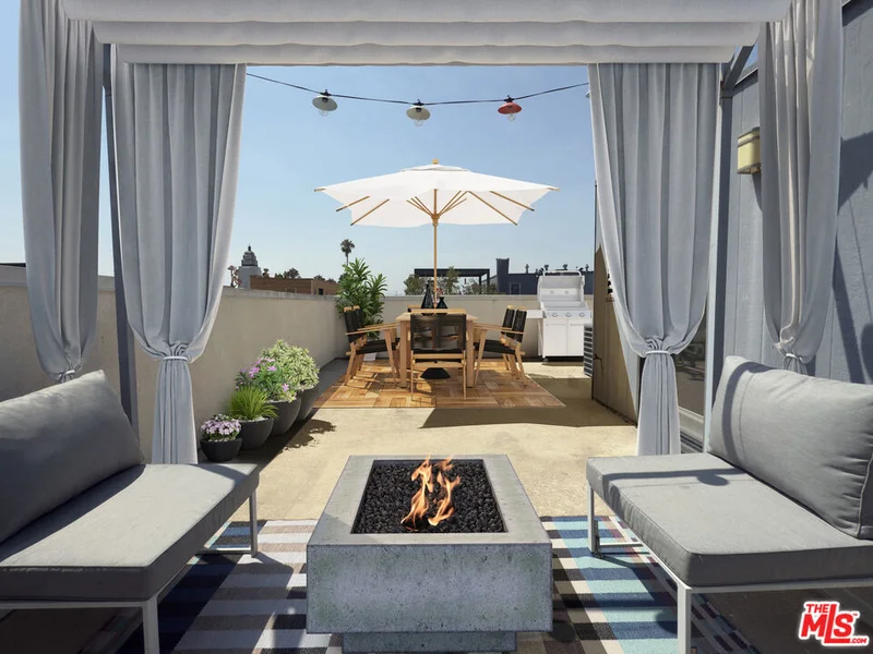 5633 Observation Lane, Los Angeles, CA 90028
