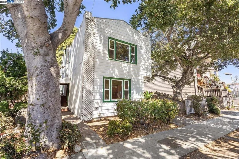 2255 Lincoln Ave., Alameda, CA 94501