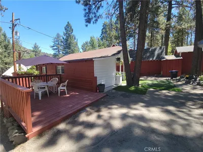 1494 Laura Street photo 2