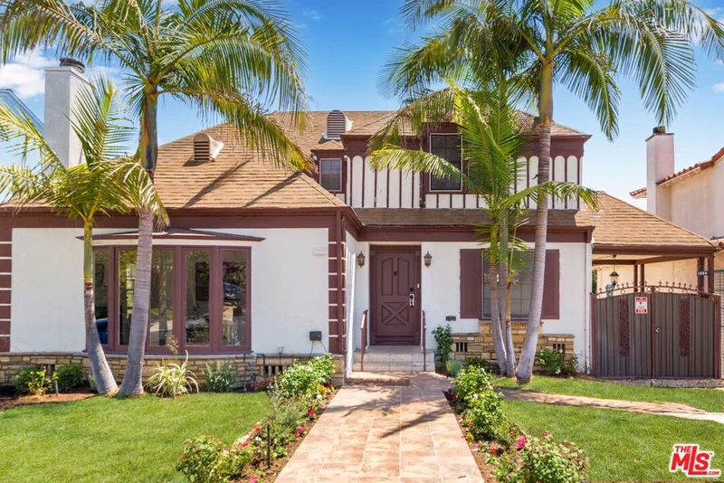1904 Preuss Road, Los Angeles, CA 90034