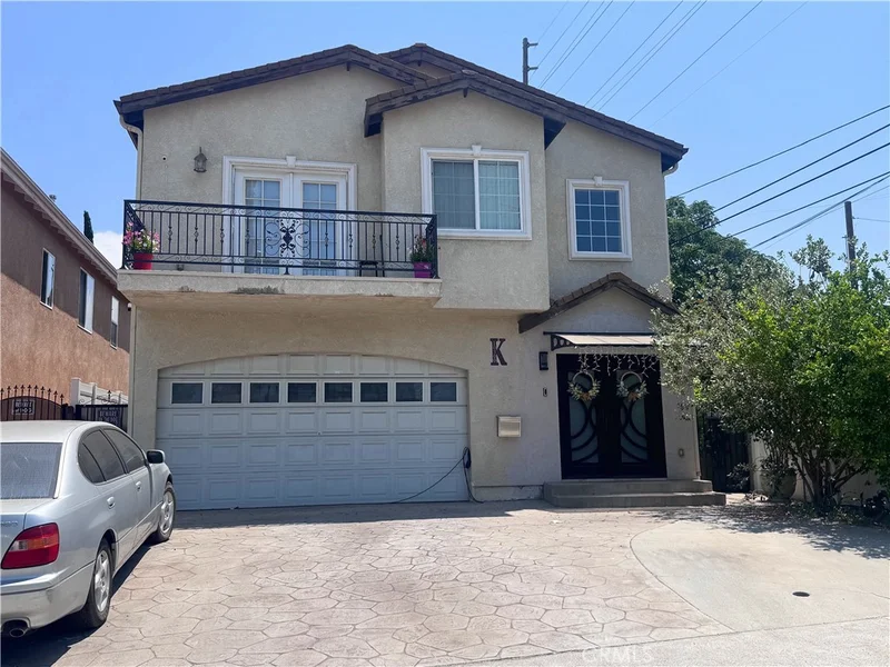 10300 Whitegate Avenue, Sunland, CA 91040