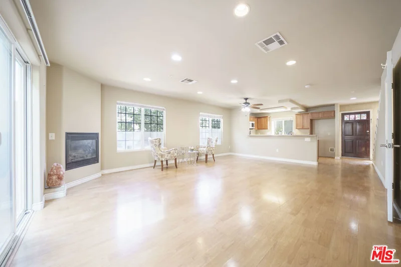 1133 S Hoover Street 311, Los Angeles, CA 90006