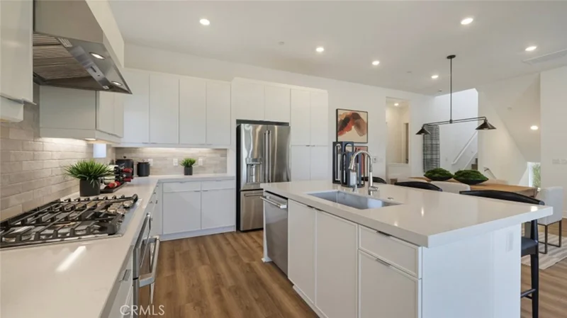 450 Loon, Irvine, CA 92618