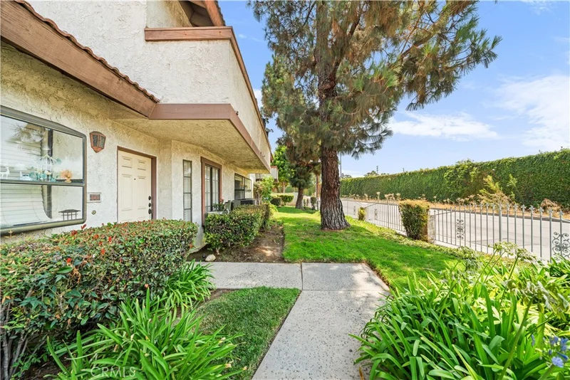 104 Poxon Place, West Covina, CA 91790
