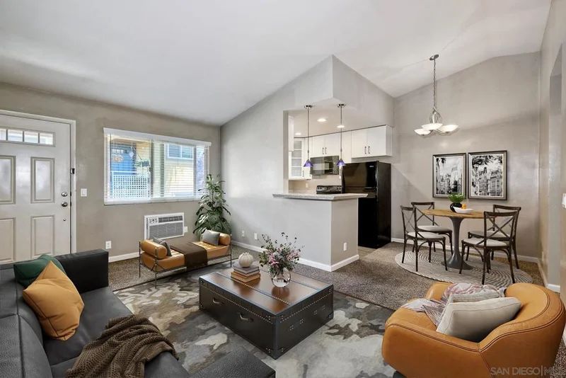 5550 Adelaide Ave 11, San Diego, CA 92115