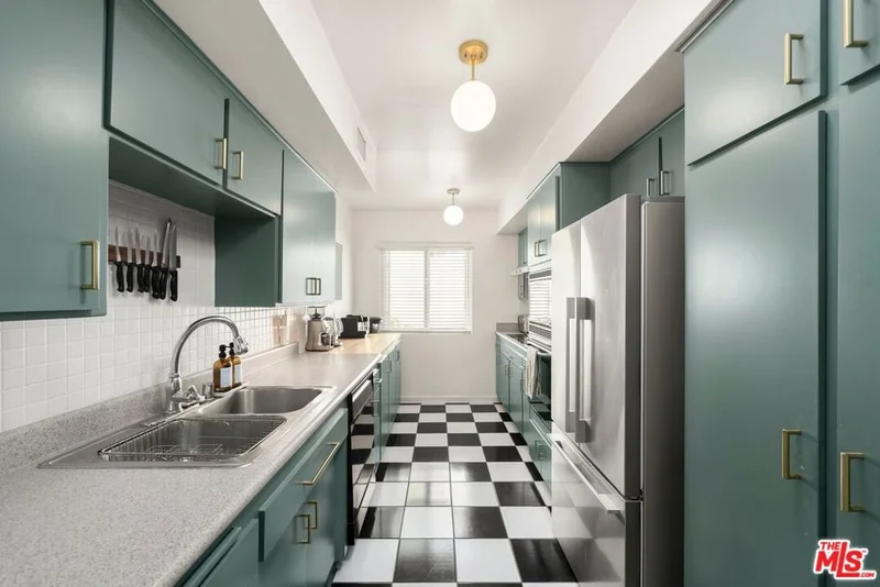 7949 Selma Avenue 18, Los Angeles, CA 90046