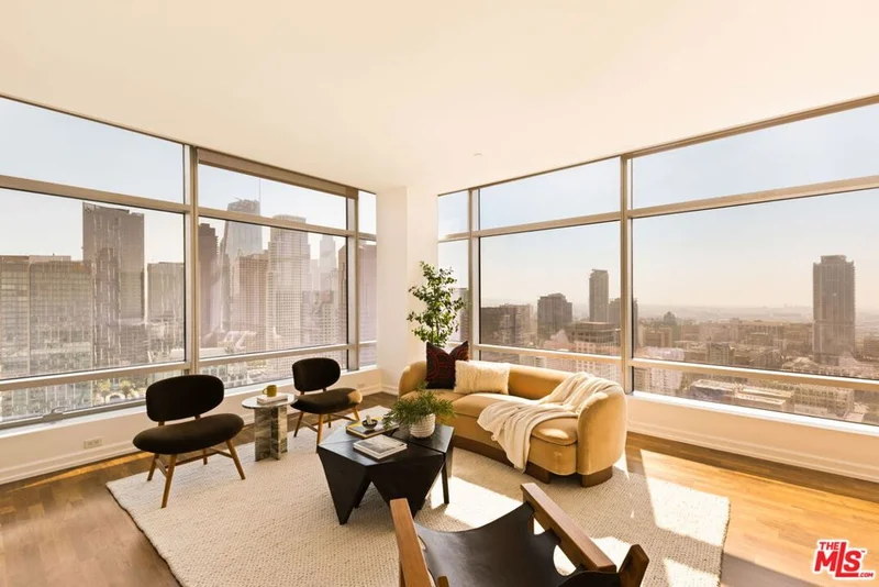 900 W Olympic Boulevard 33K, Los Angeles, CA 90015