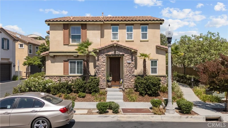 27450 Cardinal Court, Saugus, CA 91350