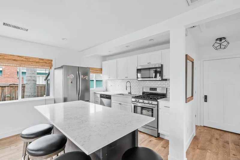 1009 S Cleveland Street, Oceanside, CA 92054