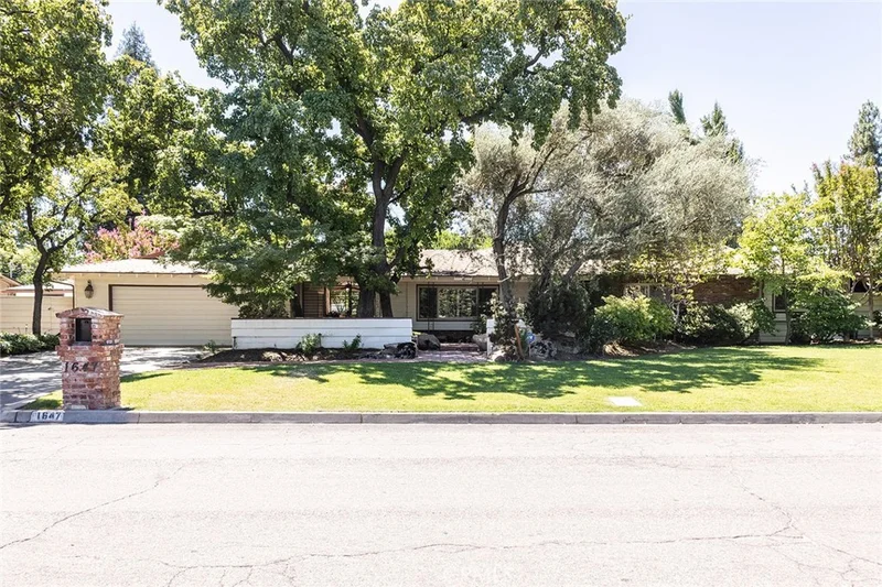 1647 W Wrenwood Avenue, Fresno, CA 93711