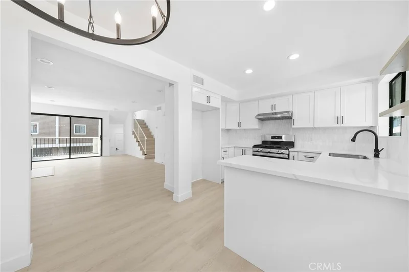 9140 Burnet Avenue 10, North Hills, CA 91343