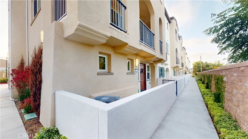 2750 W 182nd Street 112, Torrance, CA 90504