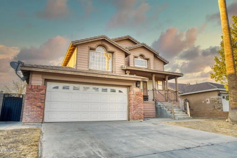 1903 Shamrock Avenue, Palmdale, CA 93550