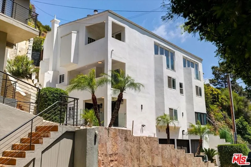 Photo 2 of 1754 Franklin Canyon Drive