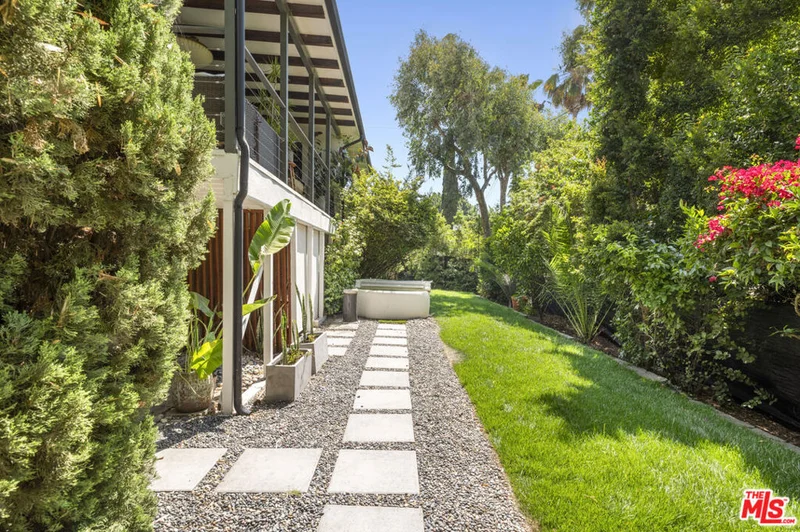 2601 Silver Ridge Avenue, Los Angeles, CA 90039