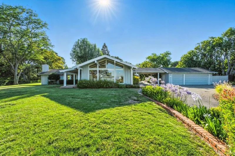 25850 Vinedo Lane, Los Altos Hills, CA 94022