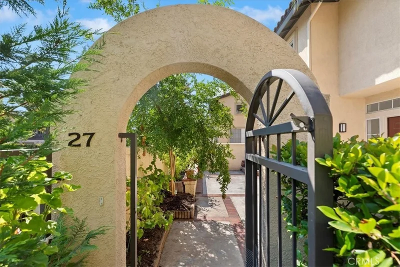27 Tierra Plano, Rancho Santa Margarita, CA 92688