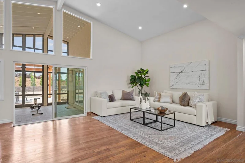 1852 Foxfire Rd, Fallbrook, CA 92028