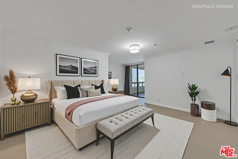 121 S Hope Street 429 photo 2