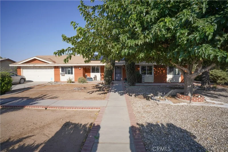 10373 Oakwood Avenue, Hesperia, CA 92345
